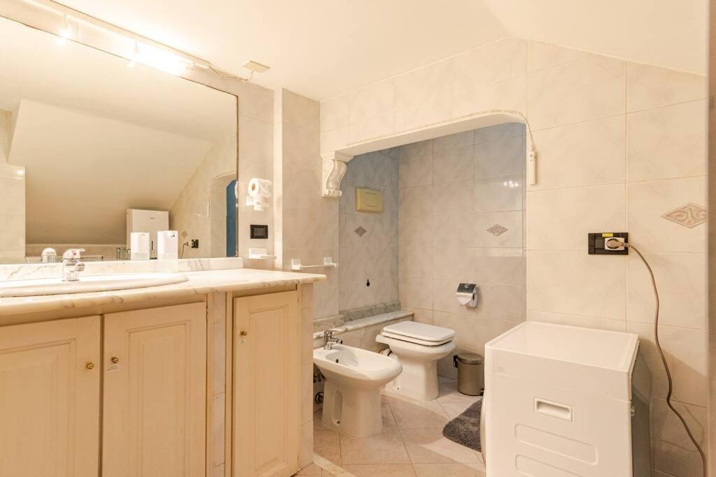 Sakura Suite Genoa Bagian luar foto